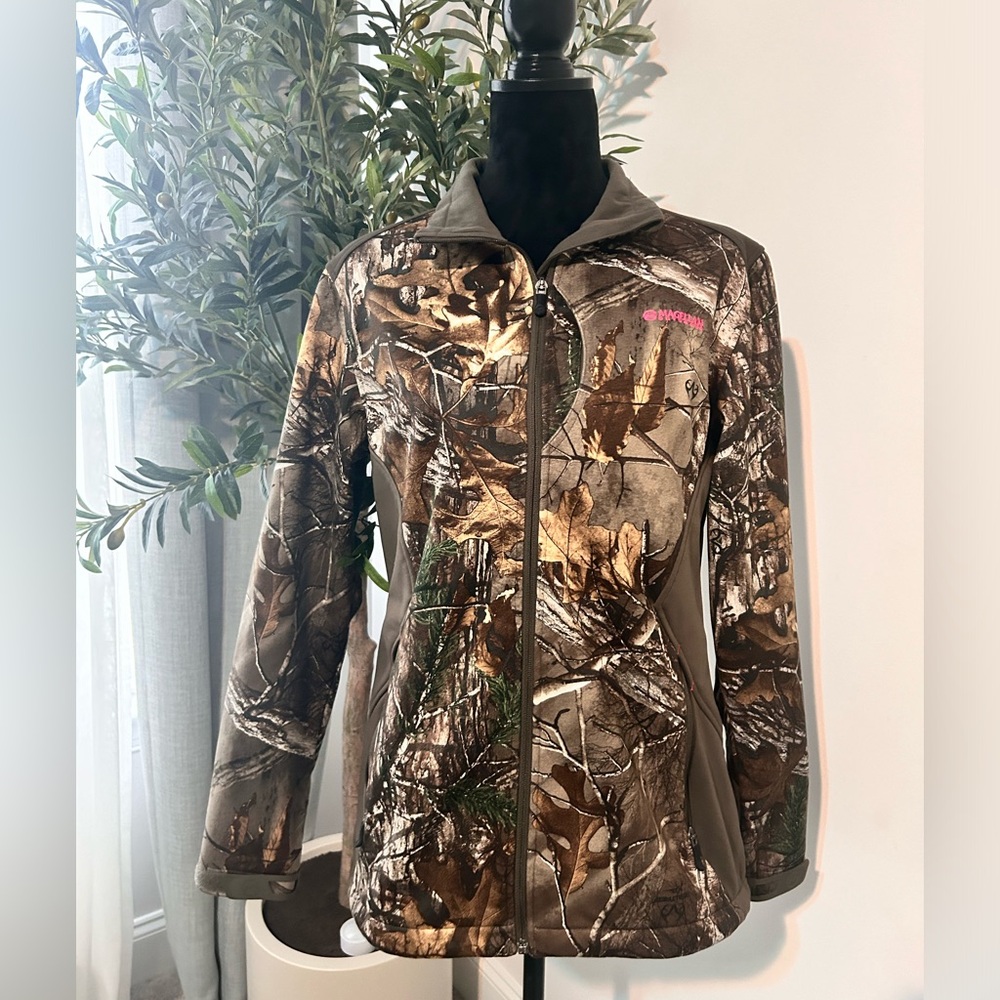 Magellan Outdoor / Woman Jacket & Coat . Size L.